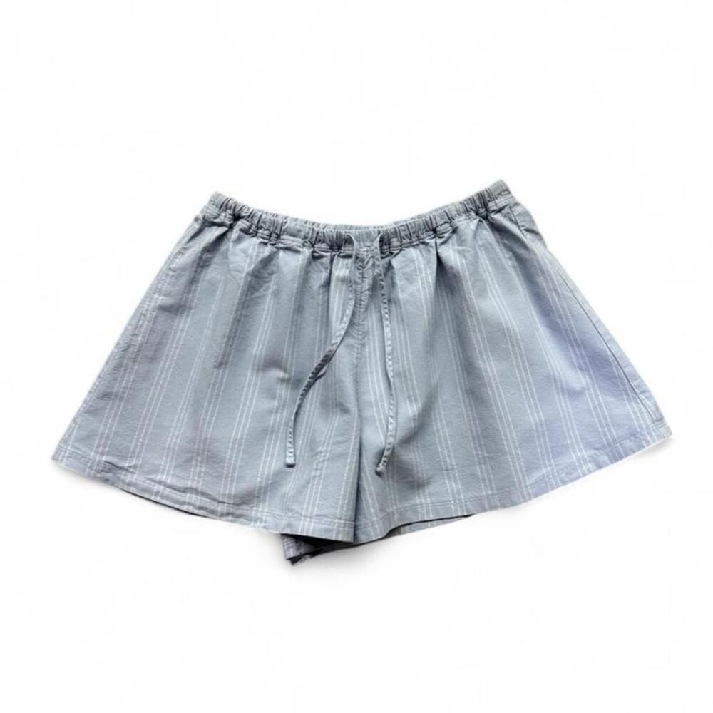 Aerie Women's Blue and White Pinstripe Cotton Flowy Shorts